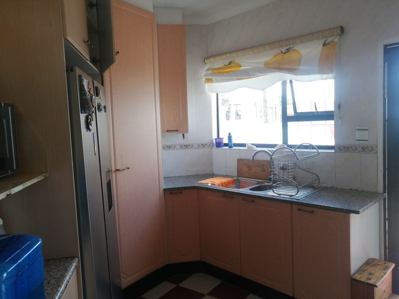 House For Sale In Johannesburg - Photo 5