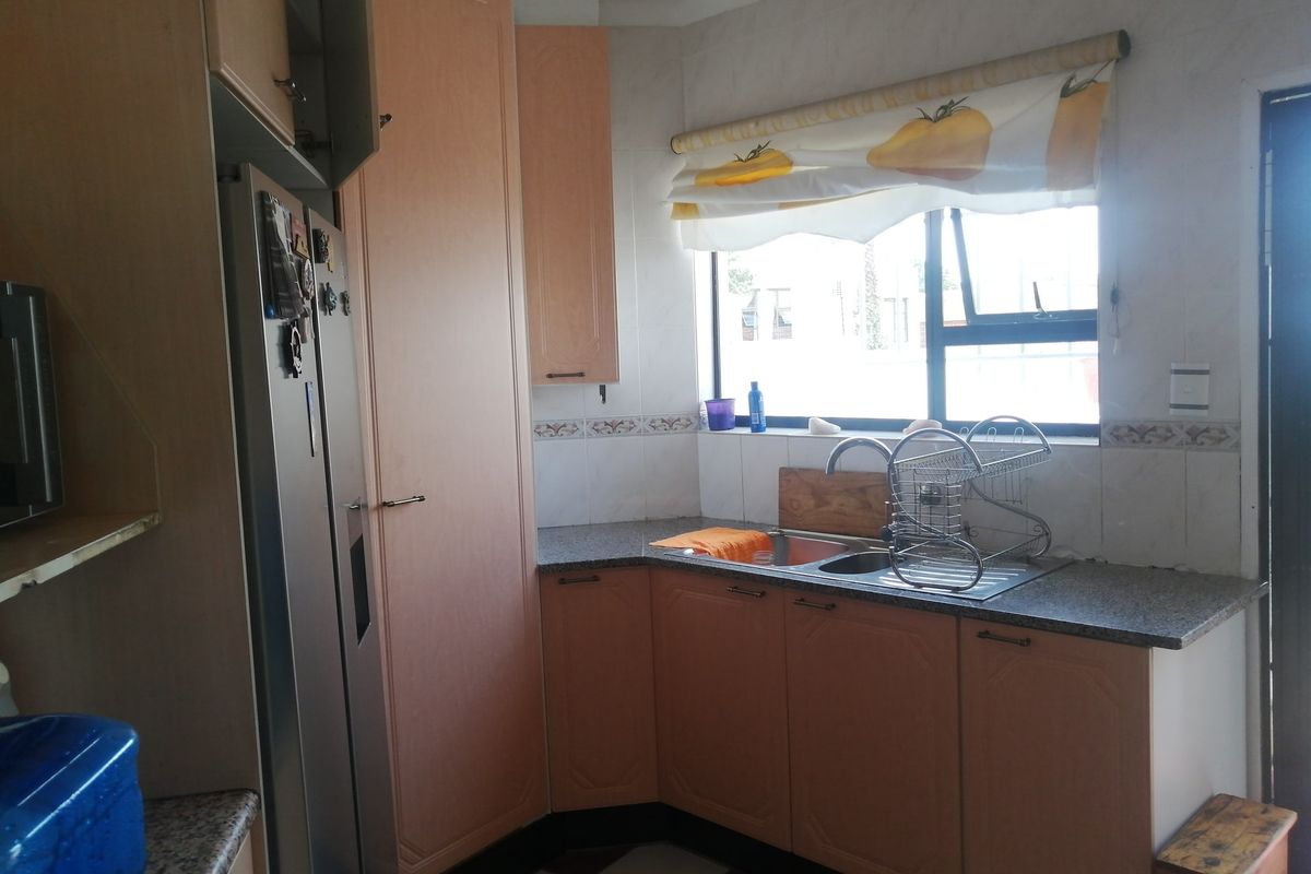 House For Sale In Johannesburg - Photo 5