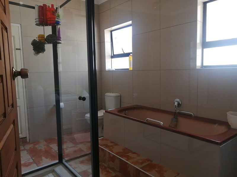 House For Sale In Johannesburg - Photo 7