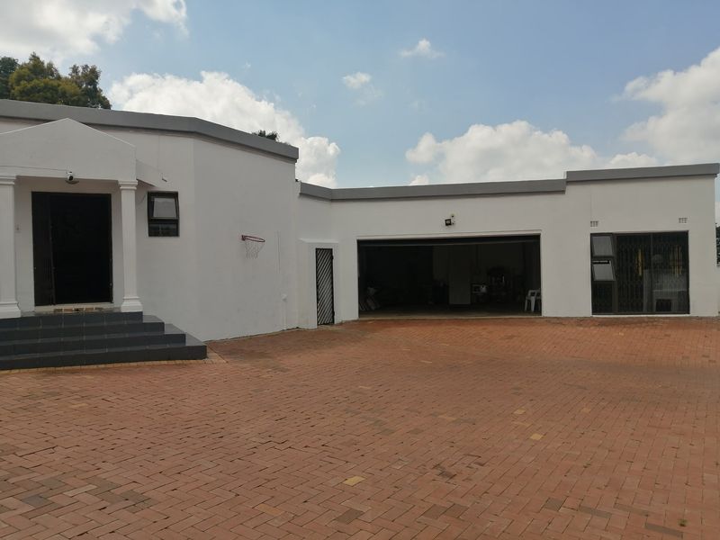 House For Sale In Johannesburg - Photo 3