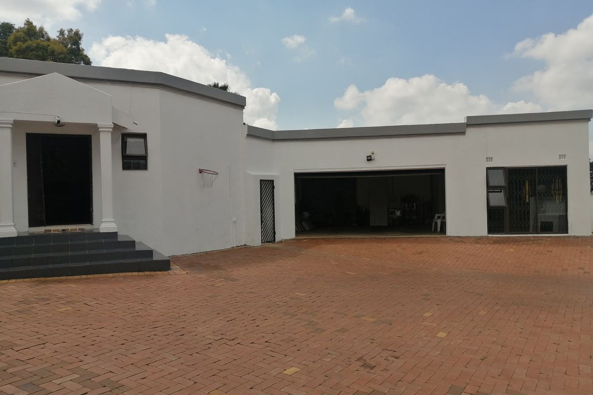 House For Sale In Johannesburg - Photo 3