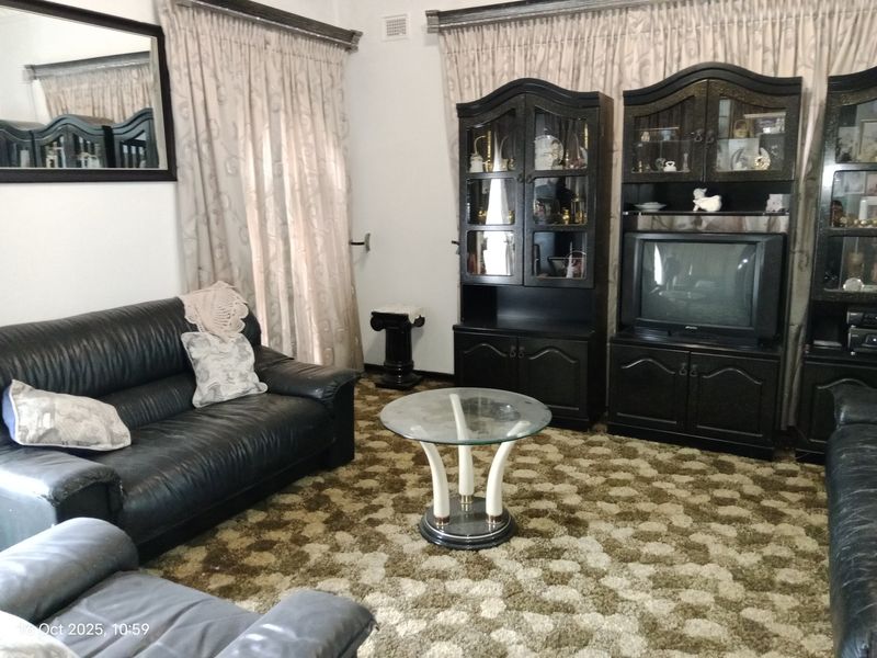 House For Sale In Pietermaritzburg - Photo 2