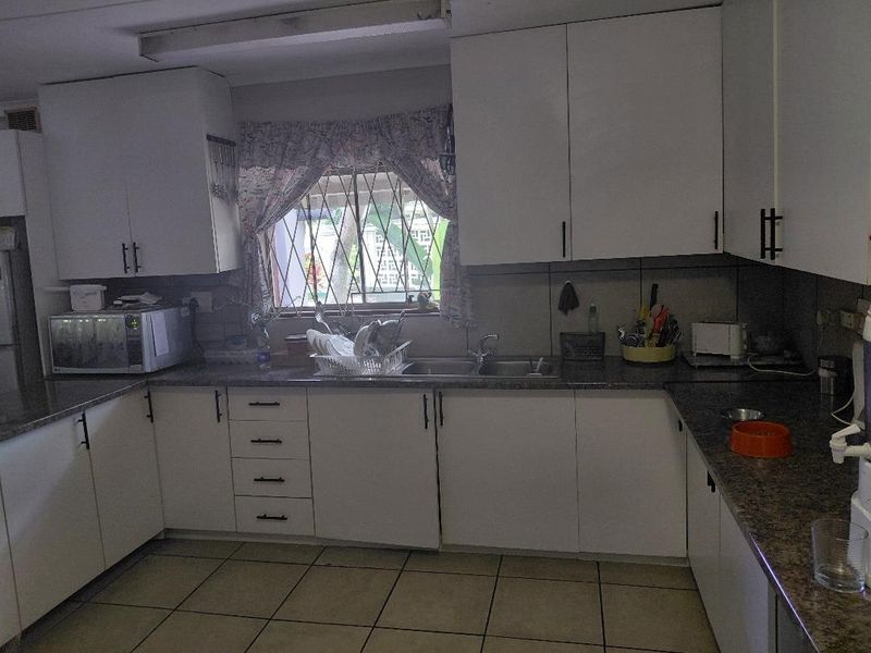 House For Sale In Margate - Photo 4