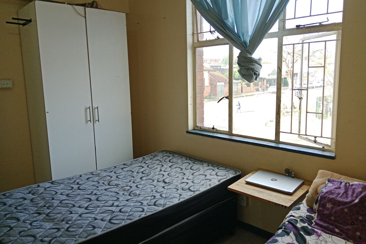 Apartment For Sale In Pietermaritzburg - Photo 2