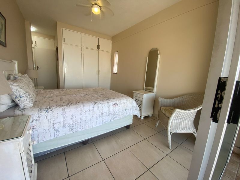 Apartment For Sale In Margate - Photo 3