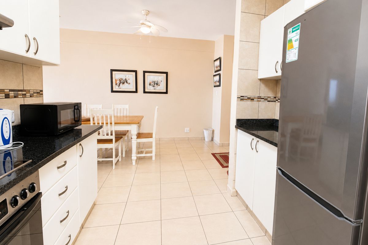 Apartment For Sale In Margate - Photo 3