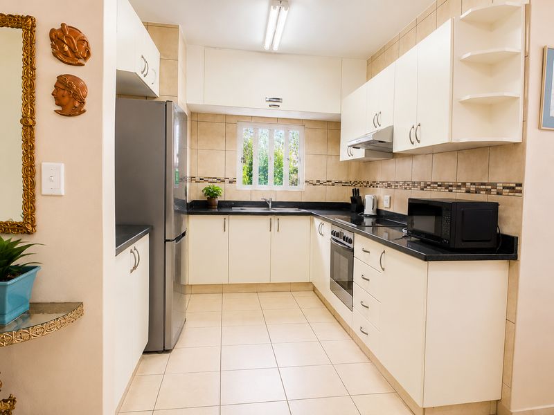 Apartment For Sale In Margate - Photo 4