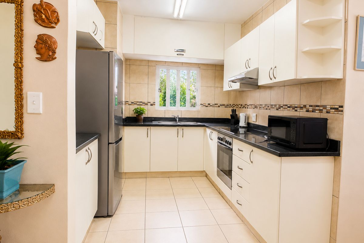 Apartment For Sale In Margate - Photo 4