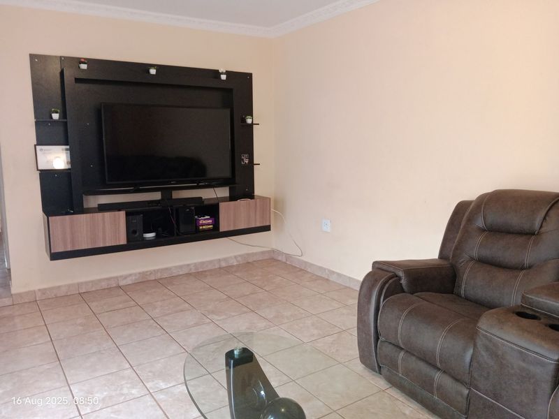 House For Sale In Pietermaritzburg - Photo 4