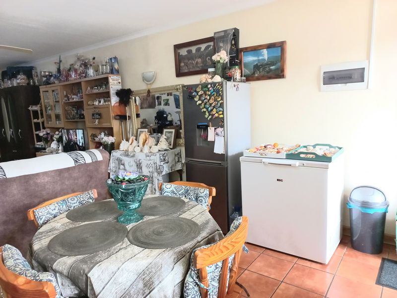 Apartment For Sale In Margate - Photo 3