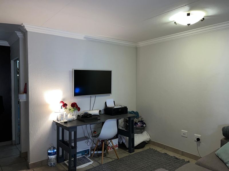 Apartment For Sale In Potchefstroom - Photo 4