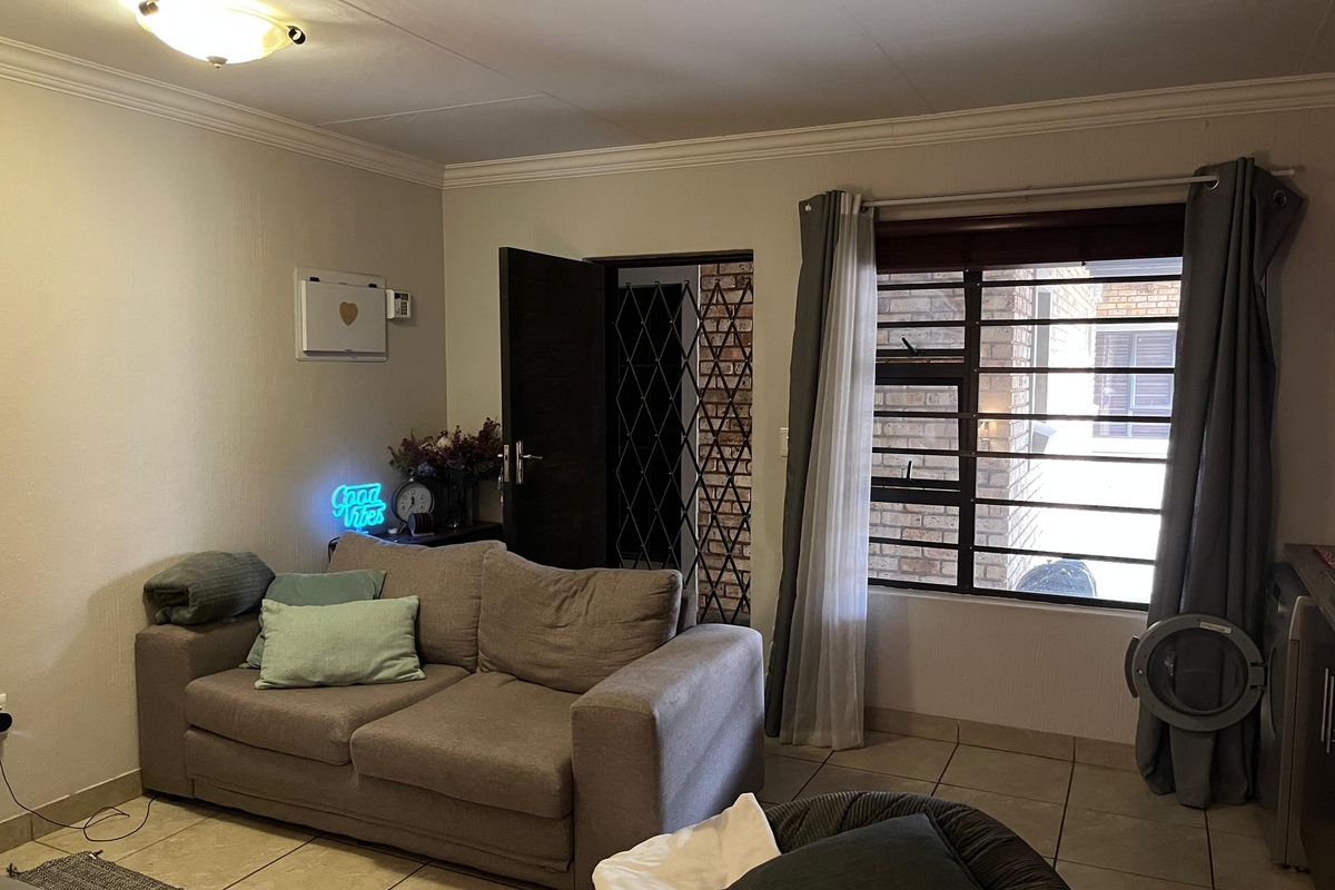 Apartment For Sale In Potchefstroom - Photo 3