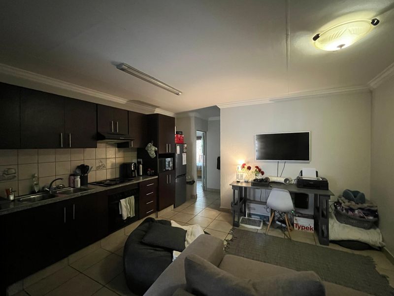 Apartment For Sale In Potchefstroom - Photo 2