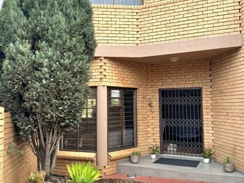 House For Sale In Midrand - Photo 2