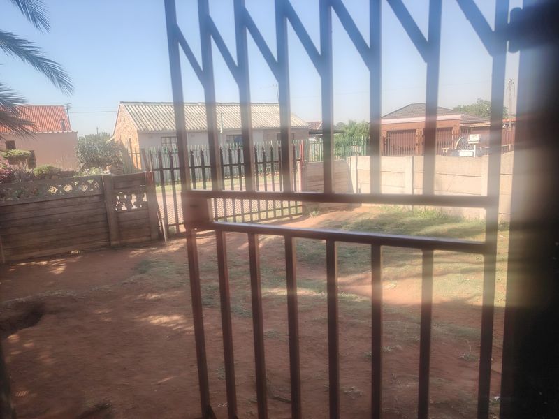 House Pending Sale In Nigel - Photo 5