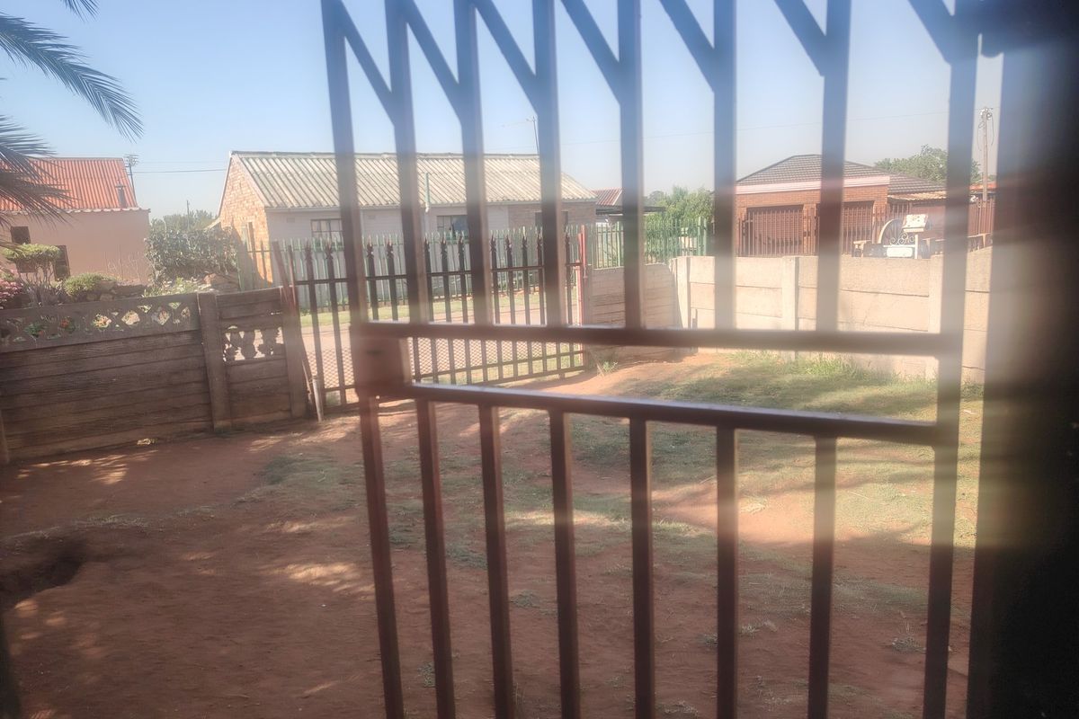 House Pending Sale In Nigel - Photo 5