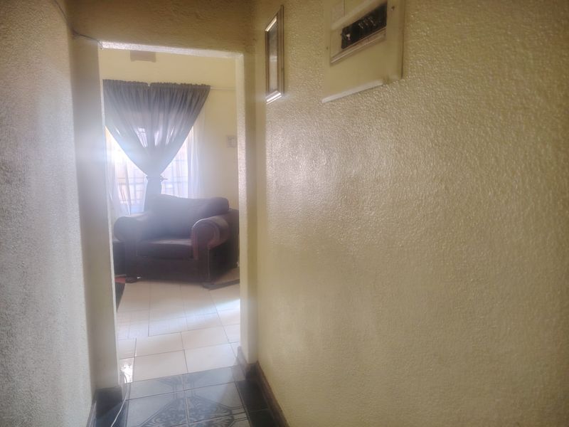 House Pending Sale In Nigel - Photo 8