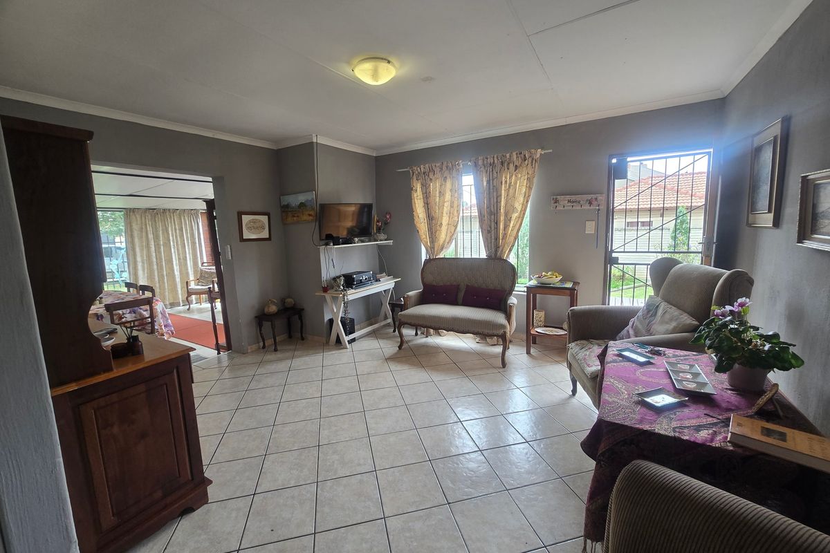 House For Sale In Rayton - Photo 5