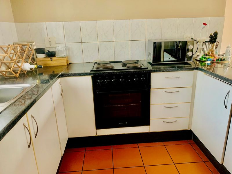 Apartment For Sale In Johannesburg - Photo 10