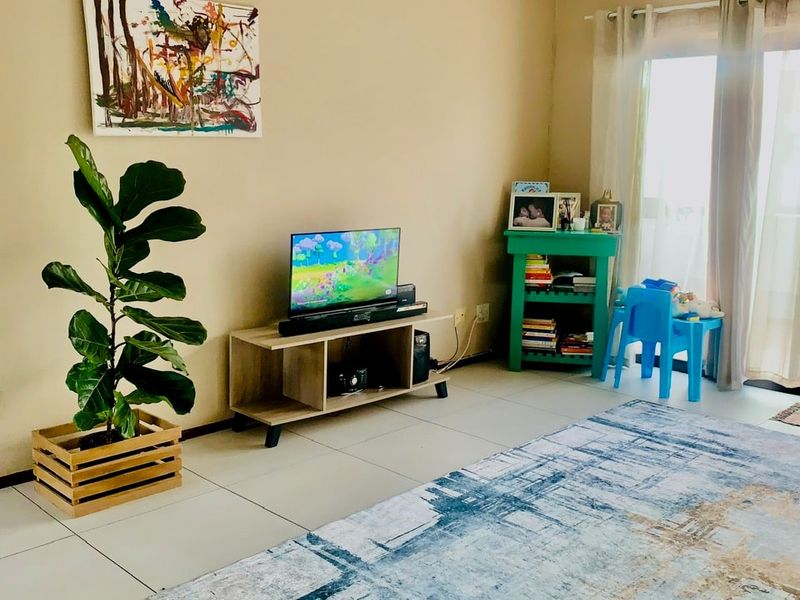 Apartment For Sale In Johannesburg - Photo 3
