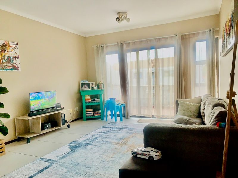 Apartment For Sale In Johannesburg - Photo 4