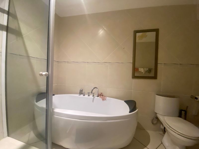 Apartment For Sale In Margate - Photo 5