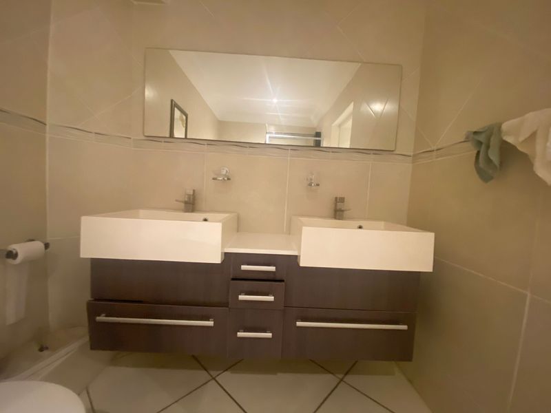 Apartment For Sale In Margate - Photo 4