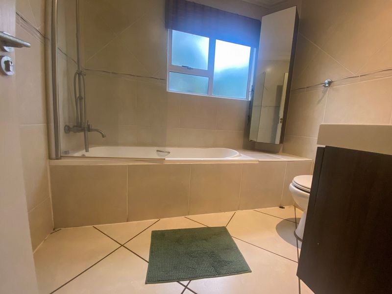 Apartment For Sale In Margate - Photo 8