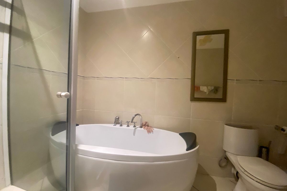 Apartment For Sale In Margate - Photo 5