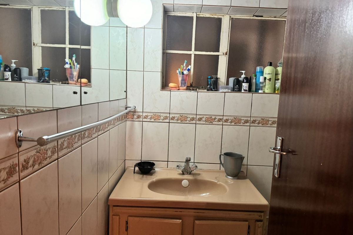 Apartment For Sale In Germiston - Photo 5