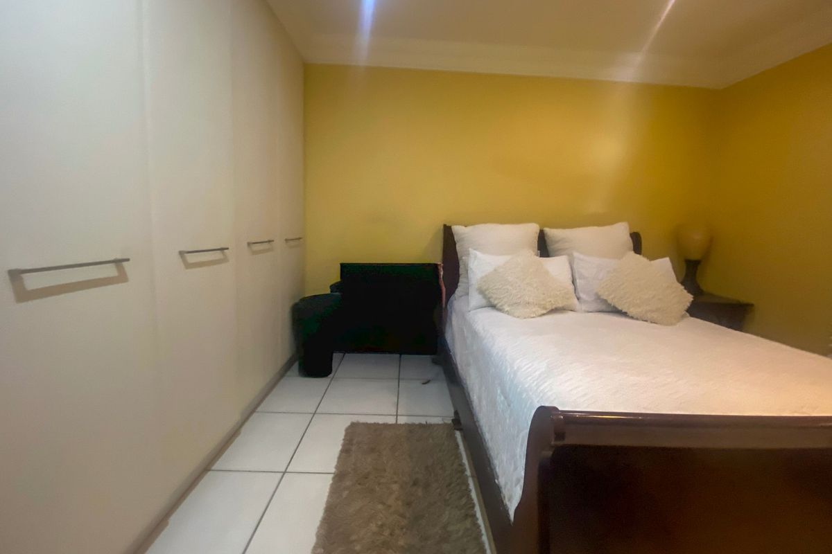 Apartment For Sale In Margate - Photo 3