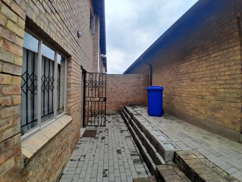 Apartment For Sale In Centurion - Photo 1