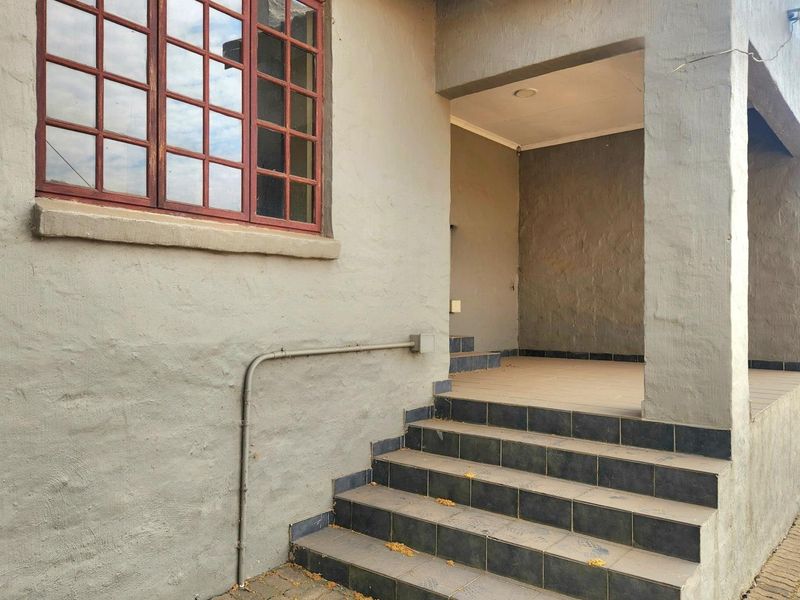 Apartment For Sale In Bronkhorstspruit - Photo 2