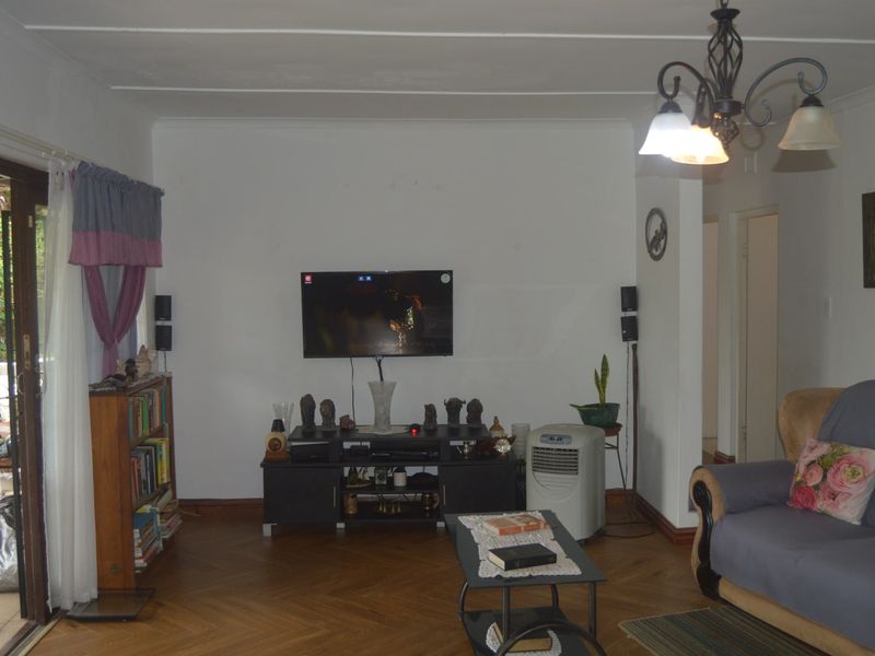 House For Sale In Trafalgar - Photo 9