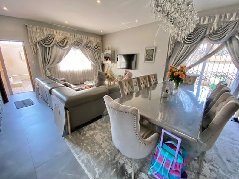 Townhouse For Sale In Midrand - Photo 3