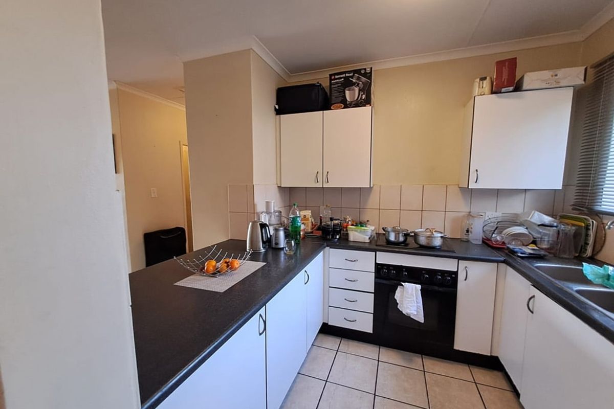 Apartment For Sale In Randburg - Photo 3