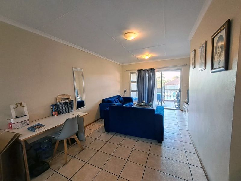 Apartment For Sale In Randburg - Photo 2