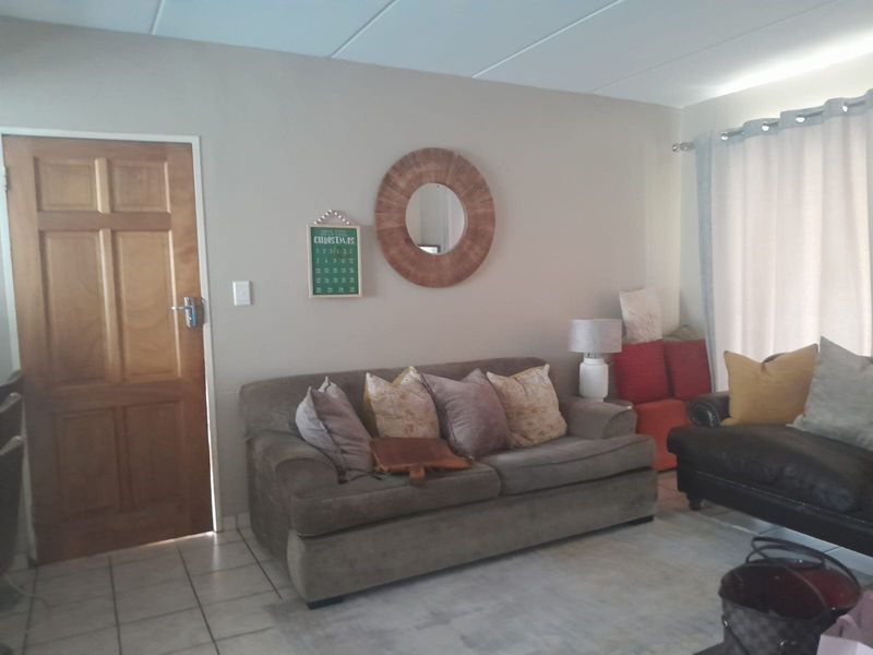 Apartment For Sale In Midrand - Photo 3
