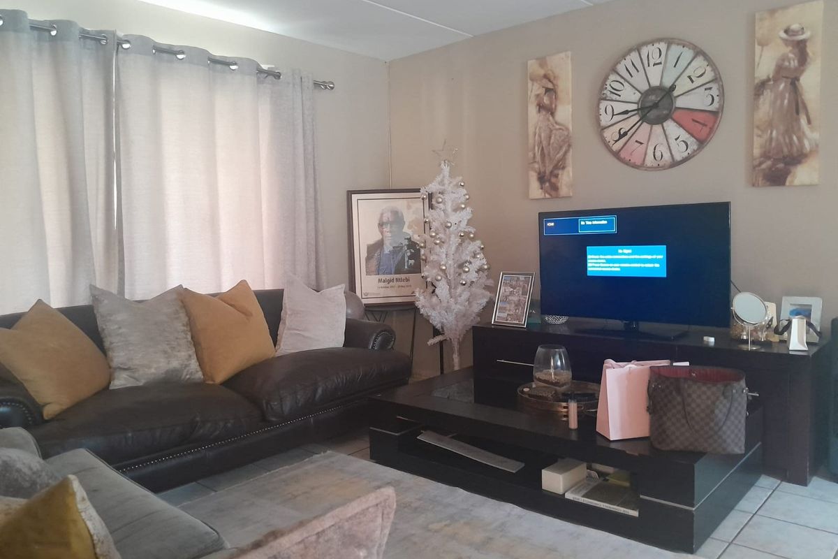 Apartment For Sale In Midrand - Photo 4