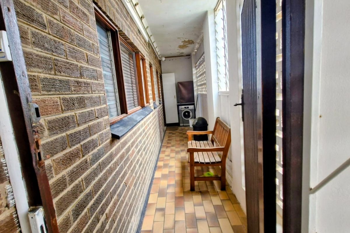 Apartment For Sale In Hibberdene - Photo 2