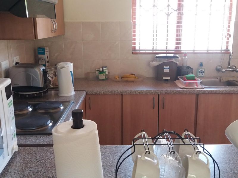 Townhouse Pending Sale In Midrand - Photo 7