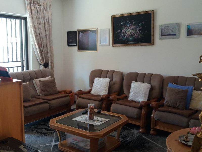 Townhouse Pending Sale In Midrand - Photo 6