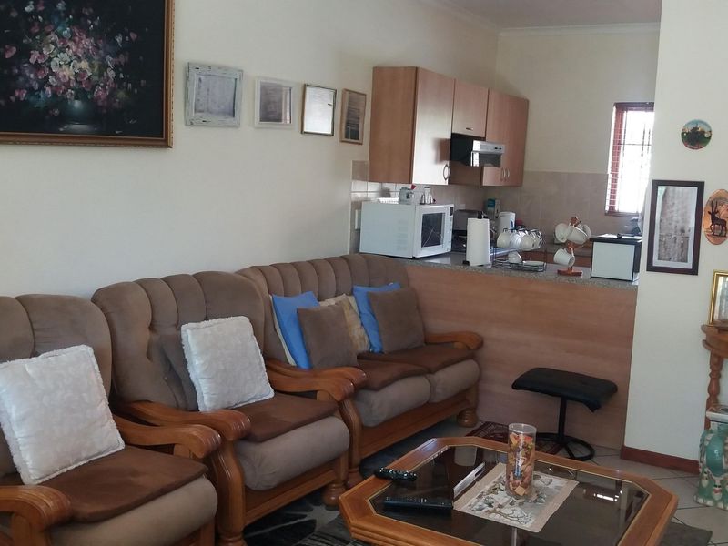 Townhouse Pending Sale In Midrand - Photo 5