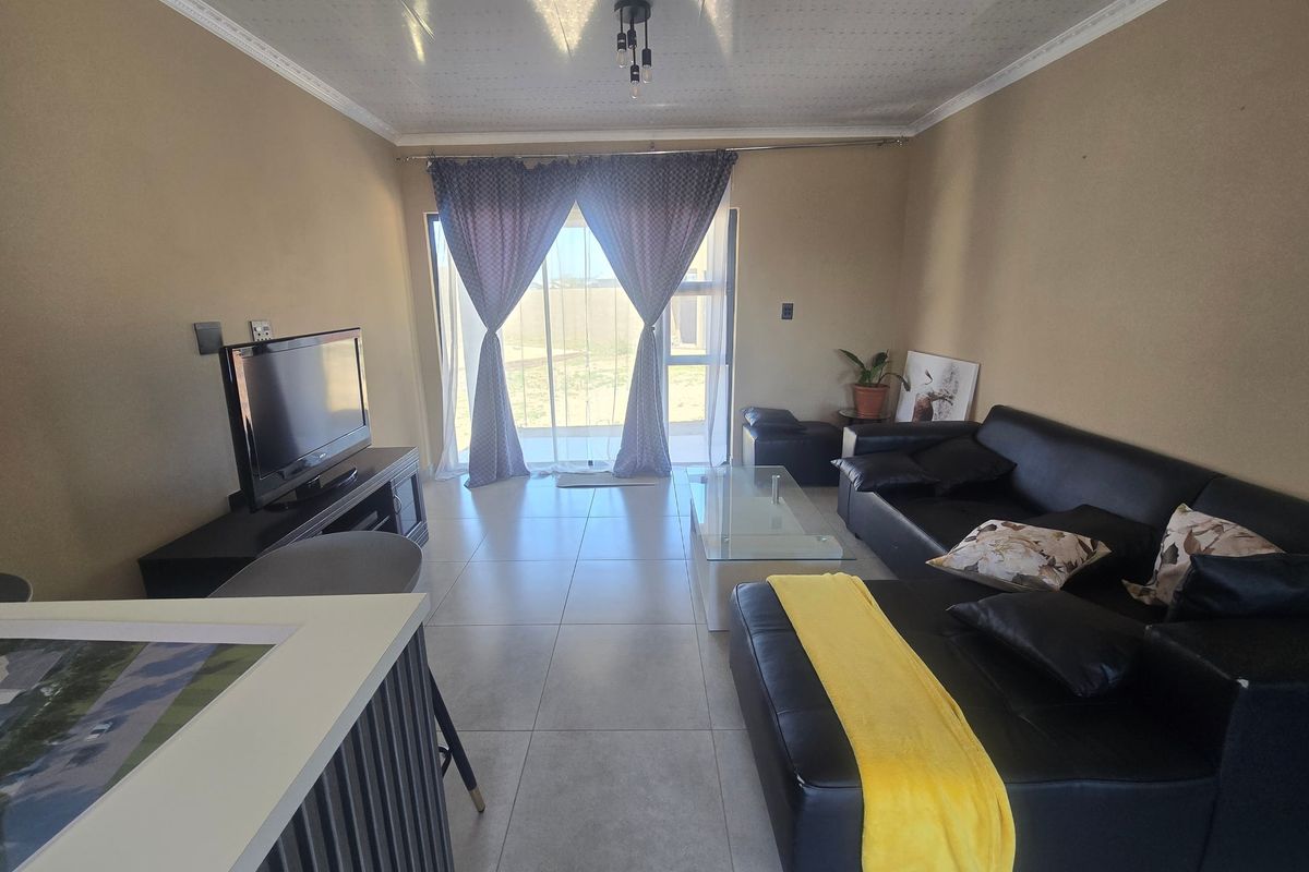 Townhouse For Sale In Rayton - Photo 3