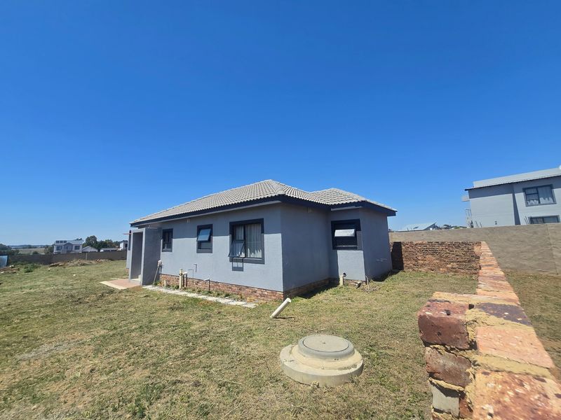 Townhouse For Sale In Rayton - Photo 5