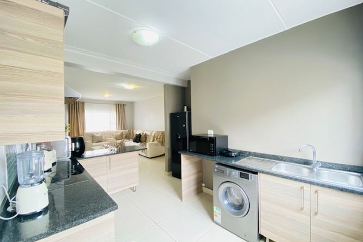 Apartment For Sale In Midrand - Photo 2