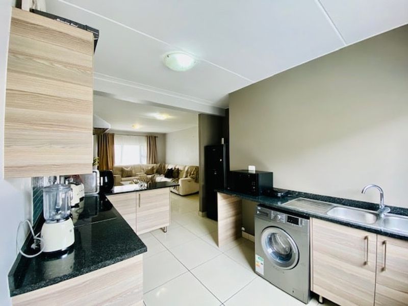 Apartment For Sale In Midrand - Photo 5