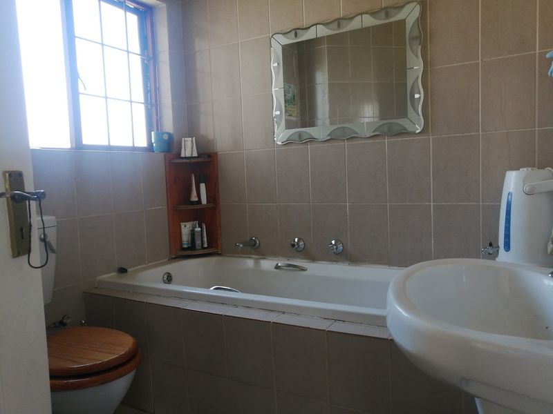 Townhouse For Sale In Johannesburg - Photo 8