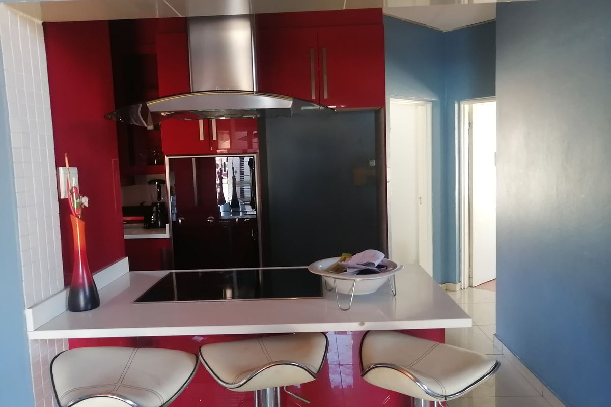 Townhouse For Sale In Johannesburg - Photo 2