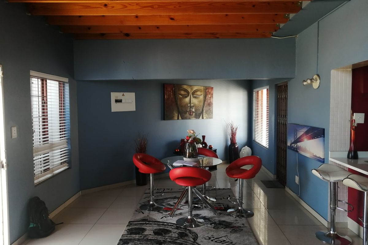 Townhouse For Sale In Johannesburg - Photo 3